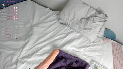 Snapshot of baby_jul1 chatting on 02/15/25, 04:12 JULY online show from 02/15/25, 04:12