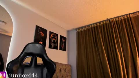 Junior       Independent Model online show from 05/30/26, 12:08