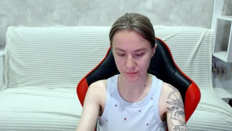 Snapshot of baby_kitte chatting on 09/17/25, 03:41 baby_kitte online show from 09/17/25, 03:41