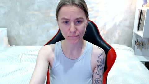 Snapshot of baby_kitte chatting on 09/21/25, 12:12 baby_kitte online show from 09/21/25, 12:12