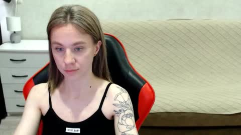 Snapshot of baby_kitte chatting on 10/11/25, 09:52 baby_kitte online show from 10/11/25, 09:52