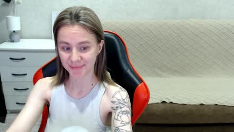 Snapshot of baby_kitte chatting on 10/12/25, 12:20 baby_kitte online show from 10/12/25, 12:20