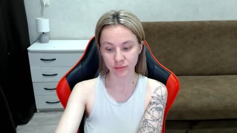 baby_kitte online show from 11/06/25, 03:07