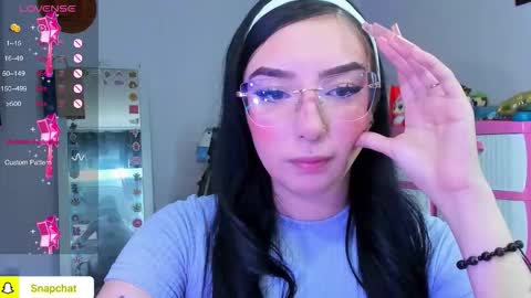 Snapshot of baby_lily1 chatting on 10/09/25, 02:37 lily online show from 10/09/25, 02:37