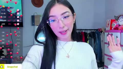 Snapshot of baby_lily1 chatting on 10/17/25, 10:18 lily online show from 10/17/25, 10:18