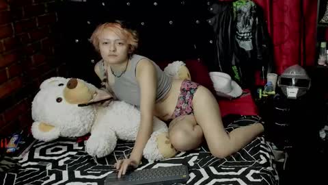 baby_punkk online show from 12/19/24, 05:40