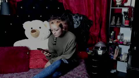 baby_punkk online show from 12/21/24, 10:51