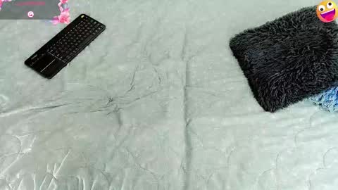 Snapshot of baby_rouss chatting on 10/11/25, 12:47 Baby-Rouss online show from 10/11/25, 12:47