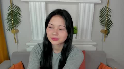 baby_sunsh1ne_ online show from 06/08/26, 12:58