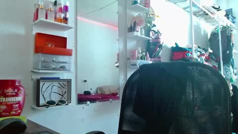 babybombom08 online show from 06/02/26, 07:16