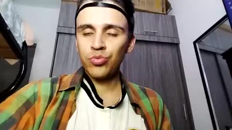 Snapshot of babydarkpink chatting on 10/29/25, 09:27 Dani online show from 10/29/25, 09:27