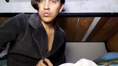 Snapshot of babydarkpink chatting on 11/25/25, 10:43 Dani online show from 11/25/25, 10:43