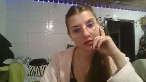 Snapshot of babydemon6 chatting on 09/26/25, 11:20 babydemon6 online show from 09/26/25, 11:20