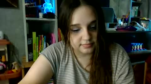 Snapshot of babyemma_emmochka chatting on 06/15/26, 03:36 babyemma_emmochka online show from 06/15/26, 03:36