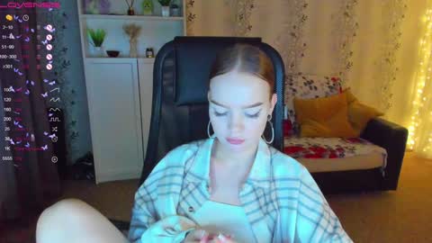 Snapshot of babyfoxyy chatting on 12/23/24, 04:50 maddy online show from 12/23/24, 04:50
