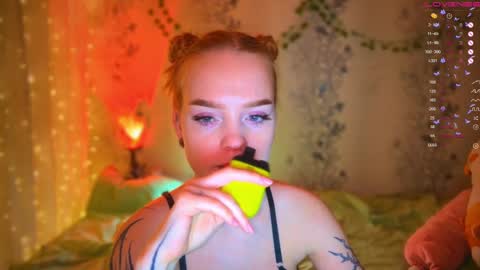 Snapshot of babyfoxyy chatting on 02/13/25, 12:54 maddy online show from 02/13/25, 12:54