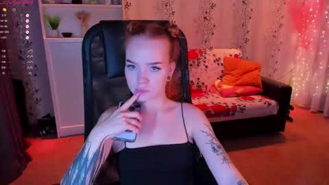 Snapshot of babyfoxyy chatting on 02/13/25, 08:55 maddy online show from 02/13/25, 08:55