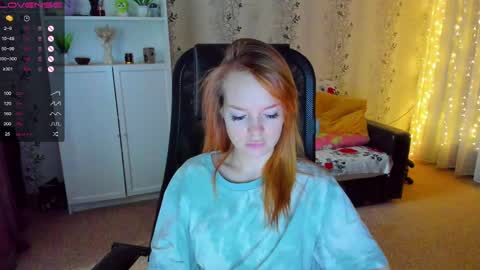 Snapshot of babyfoxyy chatting on 02/14/25, 11:53 maddy online show from 02/14/25, 11:53