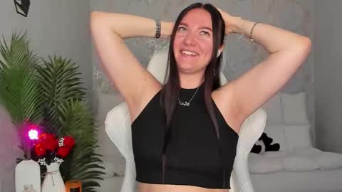 Snapshot of babyisperfect chatting on 09/29/25, 03:33 Sophia online show from 09/29/25, 03:33