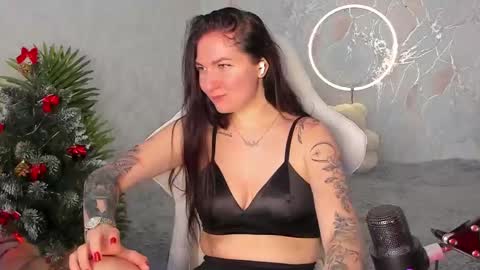 Snapshot of babyisperfect chatting on 12/14/25, 04:18 Sophia online show from 12/14/25, 04:18