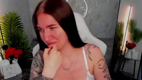 Sophia online show from 06/01/26, 01:40