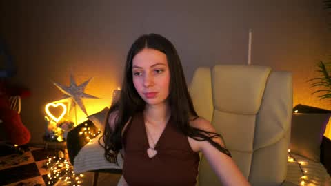 Snapshot of babylumii chatting on 06/05/26, 01:28 Lady Vi online show from 06/05/26, 01:28