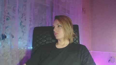 Snapshot of babymuro4ka chatting on 01/10/25, 01:42 Sonya online show from 01/10/25, 01:42