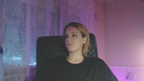 Snapshot of babymuro4ka chatting on 01/10/25, 10:57 Sonya online show from 01/10/25, 10:57