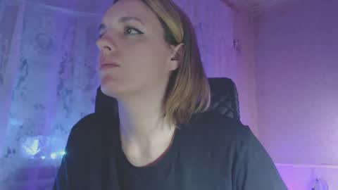 Snapshot of babymuro4ka chatting on 01/22/25, 04:02 Sonya online show from 01/22/25, 04:02