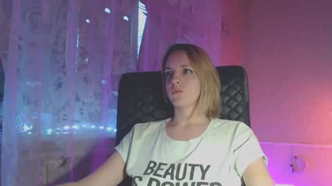 Snapshot of babymuro4ka chatting on 01/27/25, 05:14 Sonya online show from 01/27/25, 05:14
