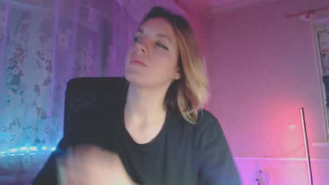 Snapshot of babymuro4ka chatting on 02/07/25, 01:15 Sonya online show from 02/07/25, 01:15