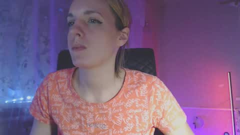 Snapshot of babymuro4ka chatting on 02/09/25, 04:25 Sonya online show from 02/09/25, 04:25