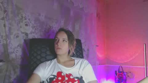 Snapshot of babymuro4ka chatting on 10/15/25, 08:20 Sonya online show from 10/15/25, 08:20