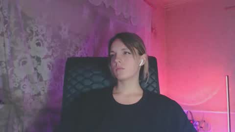 Snapshot of babymuro4ka chatting on 10/16/25, 07:48 Sonya online show from 10/16/25, 07:48