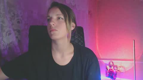 Snapshot of babymuro4ka chatting on 10/18/25, 06:41 Sonya online show from 10/18/25, 06:41