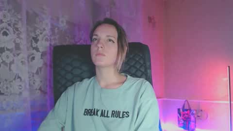 Snapshot of babymuro4ka chatting on 10/29/25, 06:53 Sonya online show from 10/29/25, 06:53