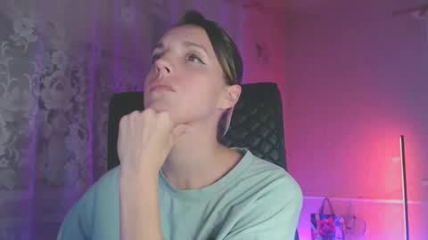 Snapshot of babymuro4ka chatting on 11/05/25, 08:20 Sonya online show from 11/05/25, 08:20