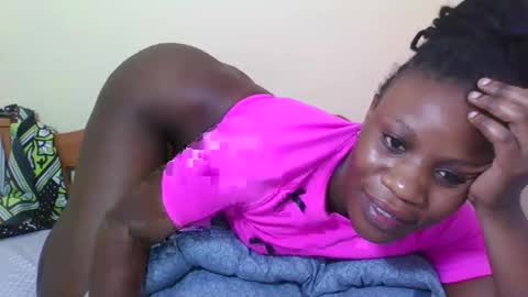 Snapshot of babyrozillah chatting on 10/19/25, 08:53 PRISCILLAH online show from 10/19/25, 08:53