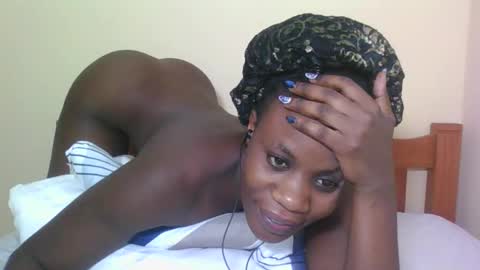 Snapshot of babyrozillah chatting on 11/11/25, 07:36 PRISCILLAH online show from 11/11/25, 07:36