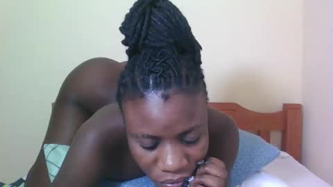 Snapshot of babyrozillah chatting on 11/13/25, 07:57 PRISCILLAH online show from 11/13/25, 07:57