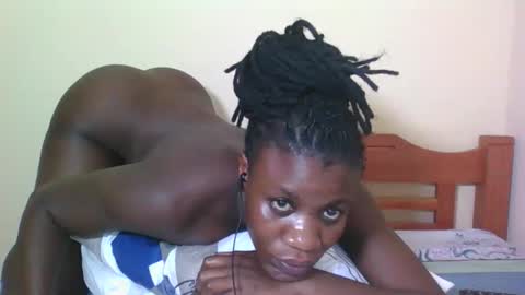 Snapshot of babyrozillah chatting on 11/17/25, 08:25 PRISCILLAH online show from 11/17/25, 08:25