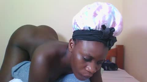 Snapshot of babyrozillah chatting on 11/22/25, 08:08 PRISCILLAH online show from 11/22/25, 08:08