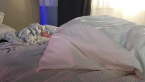 Chloe online show from 10/21/25, 05:19