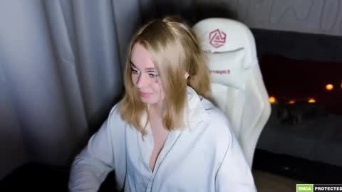 Lin online show from 10/28/25, 01:53