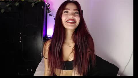 Snapshot of bad_girl_2003 chatting on 02/11/25, 01:52 Angeles online show from 02/11/25, 01:52