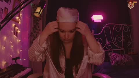 Snapshot of badassswitch chatting on 01/15/25, 07:34 Franki online show from 01/15/25, 07:34