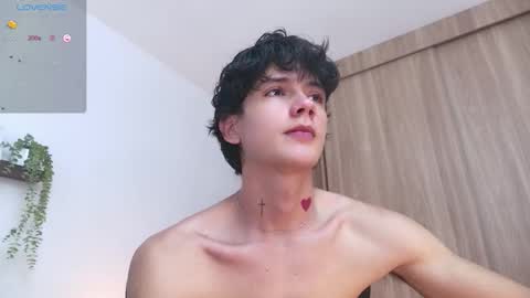 Snapshot of badboy_one chatting on 09/19/25, 09:15 jhojan online show from 09/19/25, 09:15