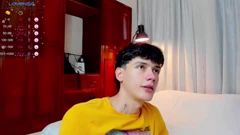 Snapshot of badboy_one chatting on 10/24/25, 09:44 jhojan online show from 10/24/25, 09:44