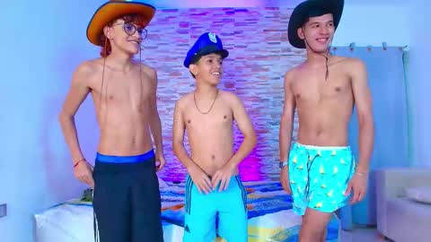 Snapshot of badboy_twinks chatting on 10/18/25, 07:25 badboy_twinks online show from 10/18/25, 07:25