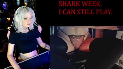 Snapshot of badd0ll chatting on 05/25/26, 02:23 badd0ll online show from 05/25/26, 02:23